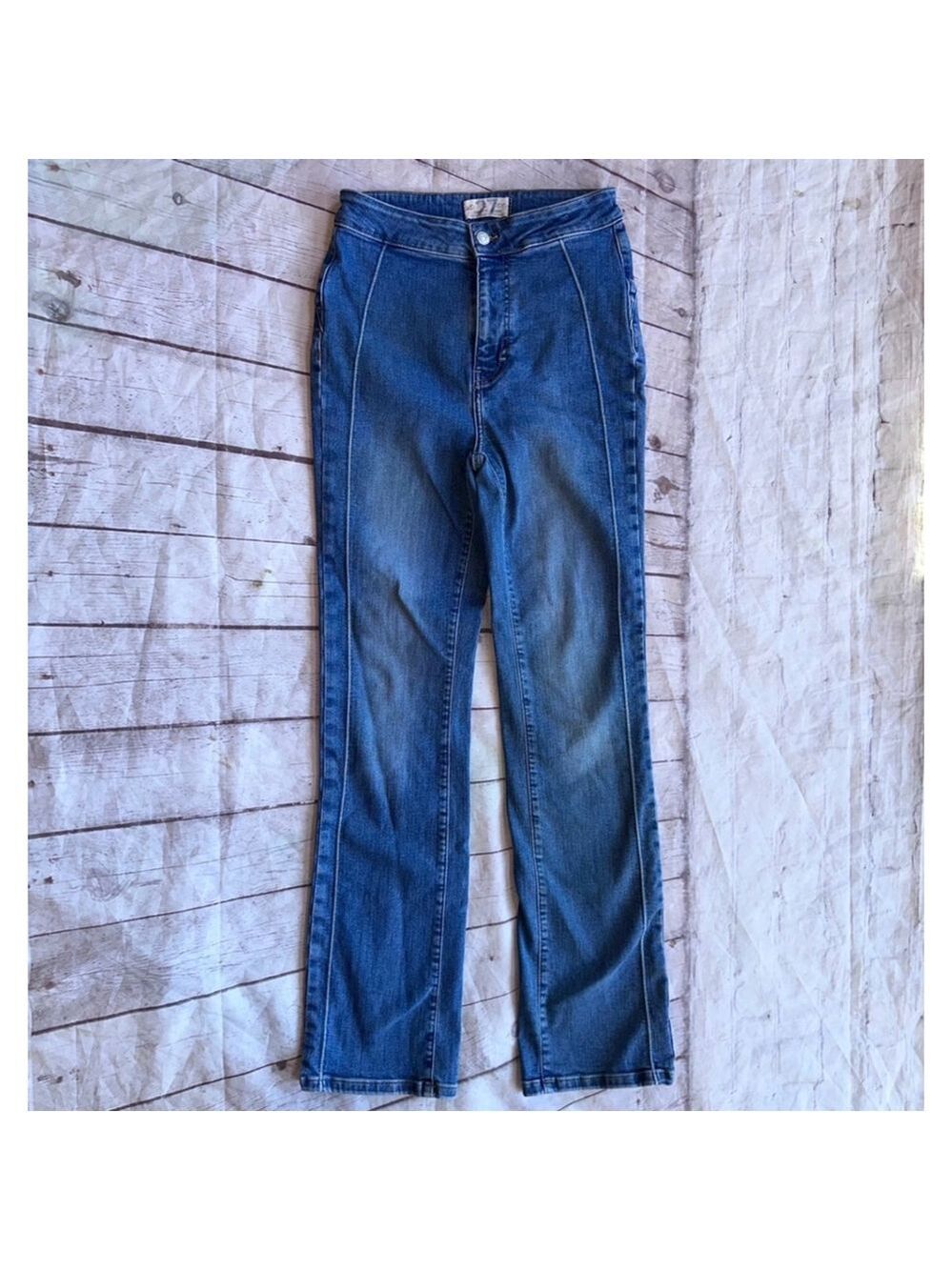 EUC Women’s Size 27 Free People We The Free Cross My Heart Slim Straight Jeans